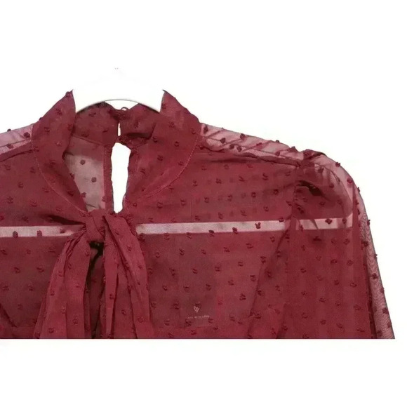 NWT Lulus Blouse Size Medium Textured Swiss Dot Sheer Mesh Keyhole Chiffon - Picture 7 of 16